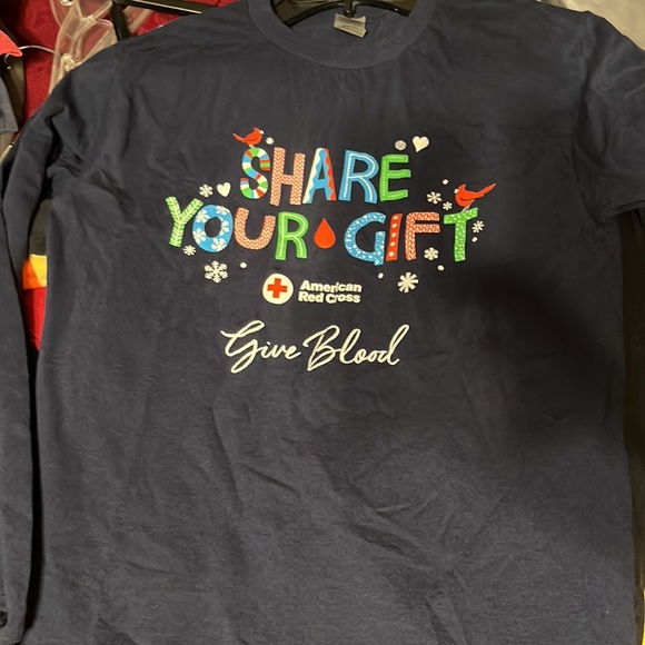 Christmas Edition Red Cross ‘Share Your Gift’ Long Sleeve Shirt Small - Picture 7 of 7